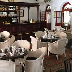 Royal Bar & Hotel
